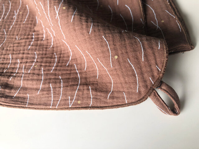 何かと便利なループつき。