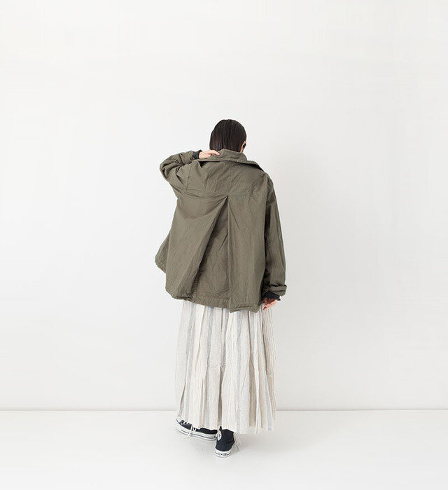 color : KHAKI , model : 162cm