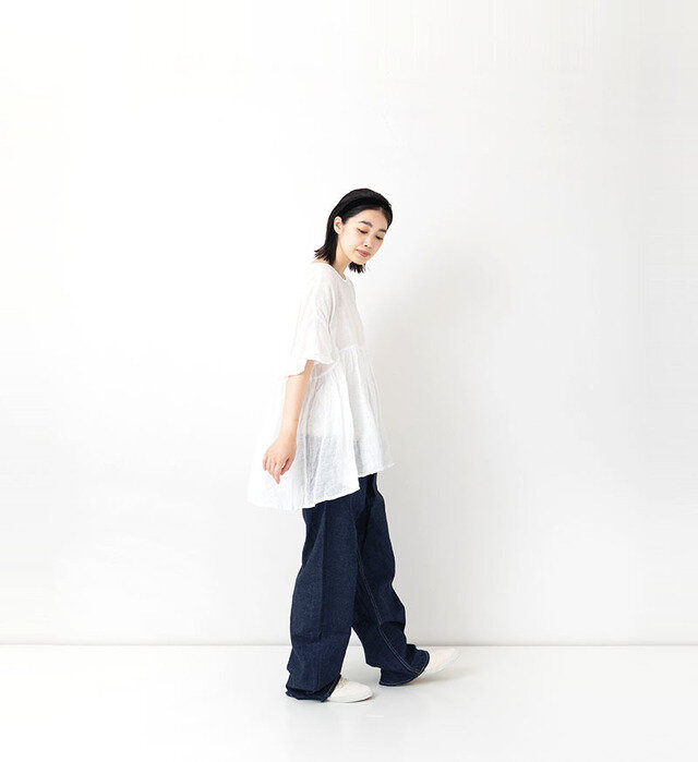color : WHITE , model : 162cm