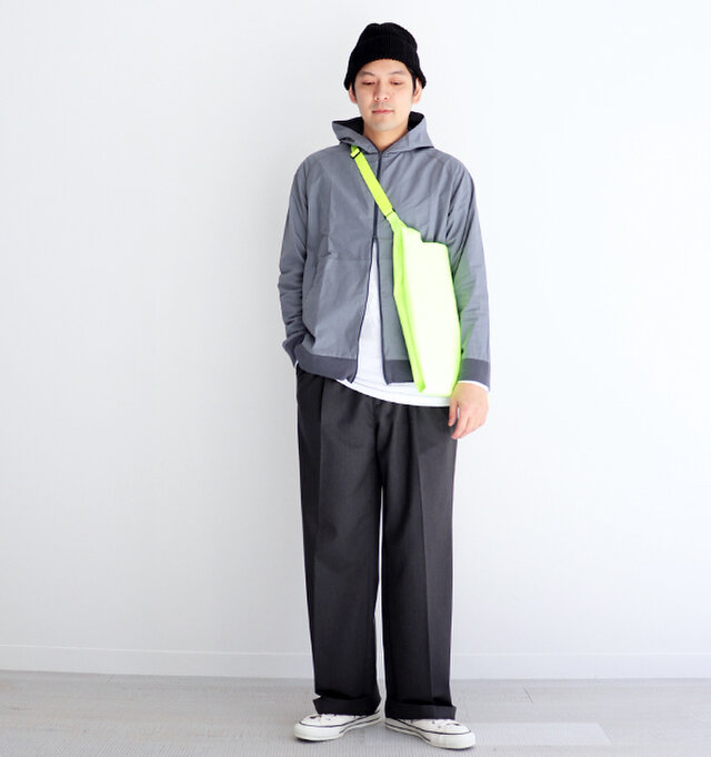 グレー / 2 着用、モデル身長:176cm、体重:65kg