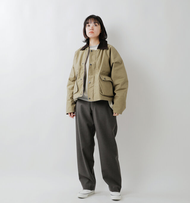 model saku：163cm / 43kg 
color : khaki / size : XS