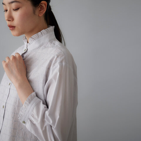 STAMP AND DIARY|刺繍"Puutarha" 60コットンローン フリルブラウス