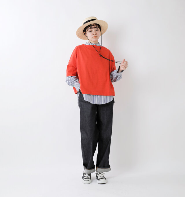model saku：163cm / 43kg 
color : porry red / size : M