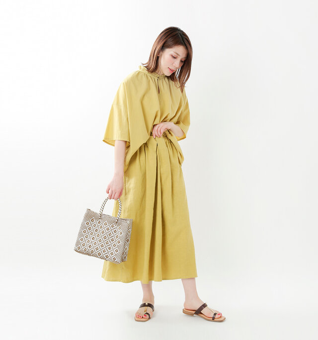 color : gold×white / size : XS