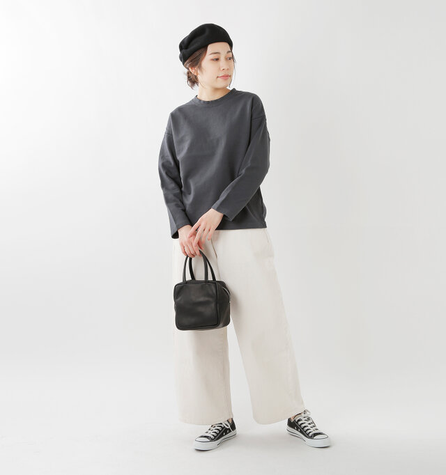 model hikari:165cm / 48kg
color : charcoal / size : 0