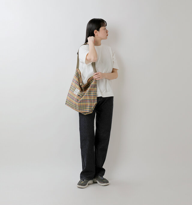 model saku:163cm / 43kg
color : white / size : 0