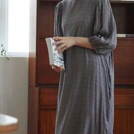 Universal Tissu ギャザースリーブワンピース Orne De Feuilles オルネドフォイユ キナリノモール Universal Tissu ギャザースリーブワンピース Orne De Feuilles オルネドフォイユ キナリノモール