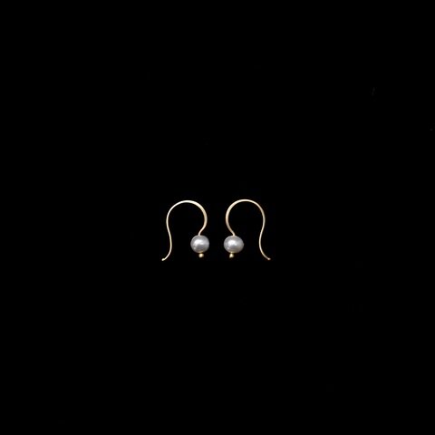 Carla Caruso｜Gem Drop Earrings - White Pearl -  [ ピアス ]
