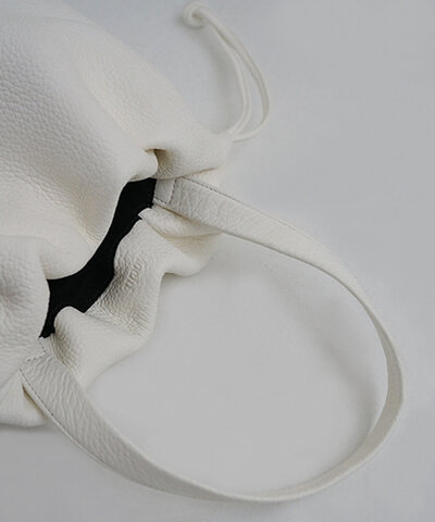 Mochi｜drawstring bag (m/white)