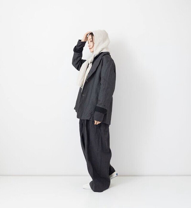 color : KINARI , model : 162cm