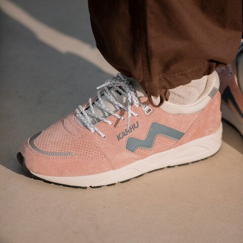 KARHU|【SALE】カルフ アリア Cameo Rose/Blue Mirage スニーカー フィンランド ARIA 95(KH803125)