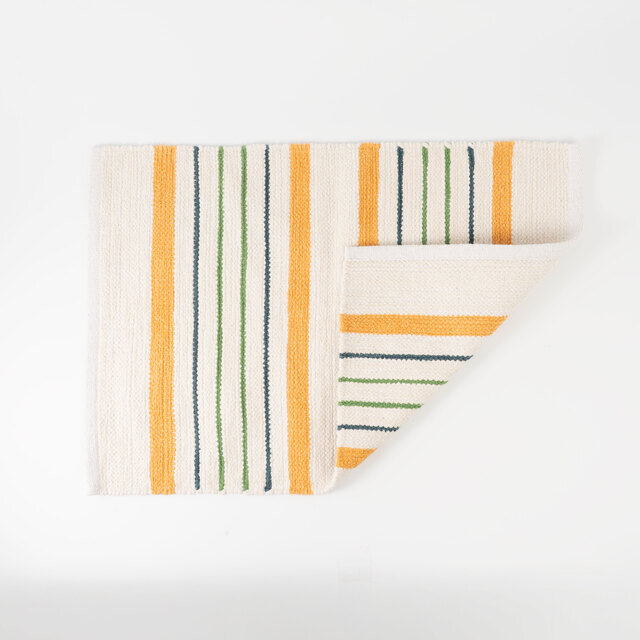 Saffron YELLOW:イエローとブルーの組み合わせは、お部屋を一気に爽やかで明るい印象に