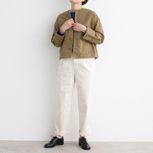 ベージュ着用、モデル身長:164cm