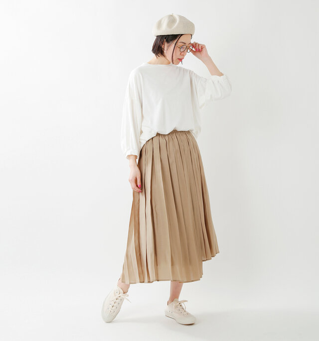 model saku:163cm / 43kg
color : beige / size : F