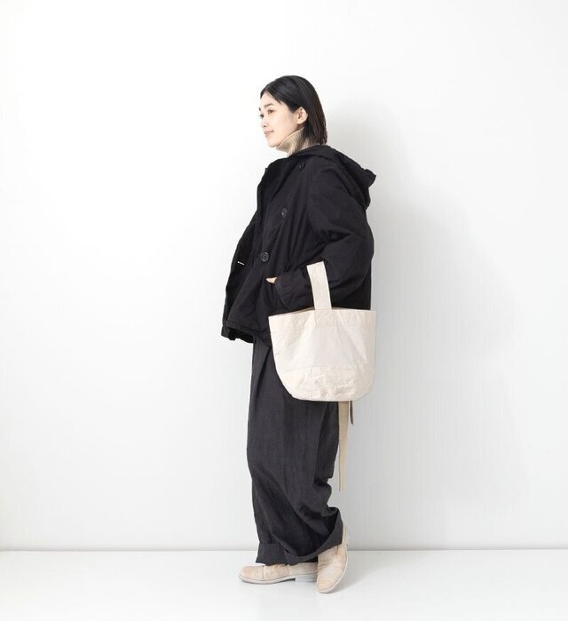 color : KINARI , model : 162cm