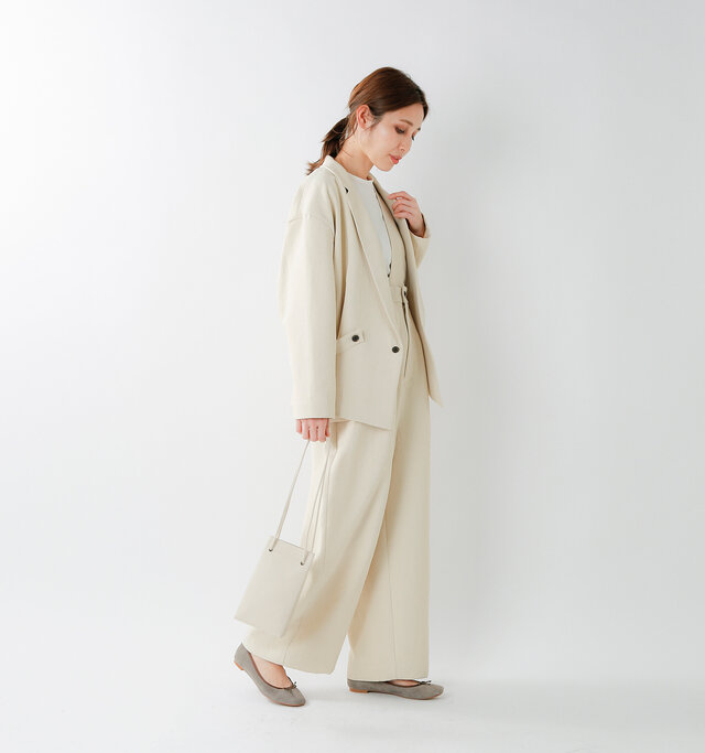 model yama:167cm / 49kg
color : kinari / size : F