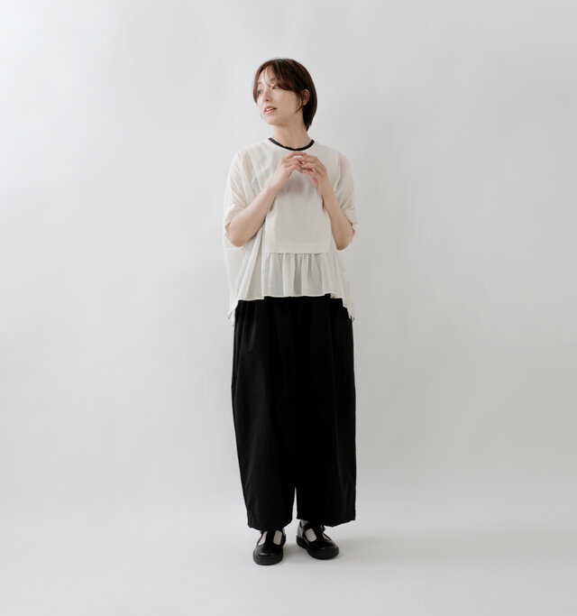 model asuka:160cm / 48kg
color : ecru×black / size : 1
