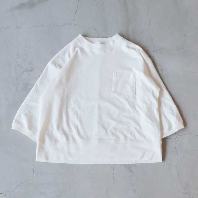 定番の白のお色味です。