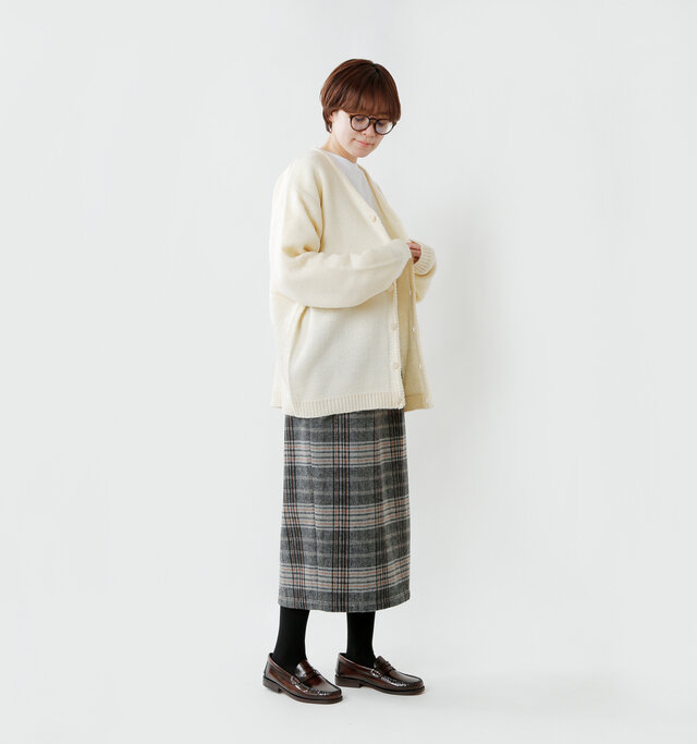 model saku:163cm / 43kg
color : cream / size : M