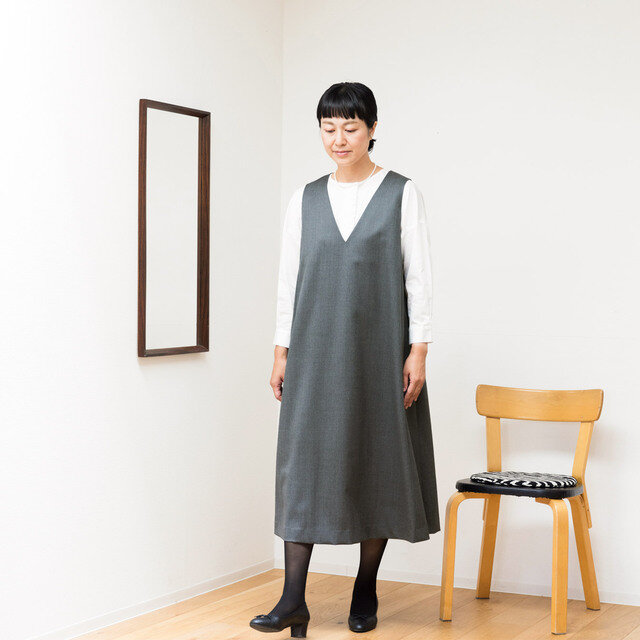 着用カラー:ミディアムグレー