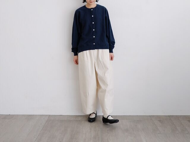 モデル身長:156cm、着用カラー:ネイビー