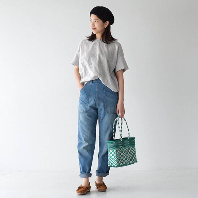 color : gray