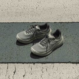 KARHU|カルフ メスタリランLS Mestari Run LS Drizzle/Alfalfa スニーカー フィンランド(KH880001)