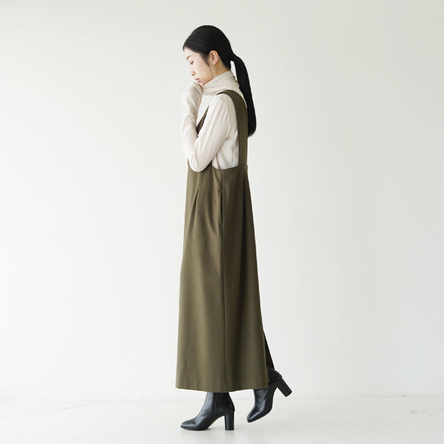モデル:166cm / 47kg
color : black / size : 23.5cm