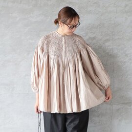ROBE de PEAU|サーキュラースモッキングシャツ