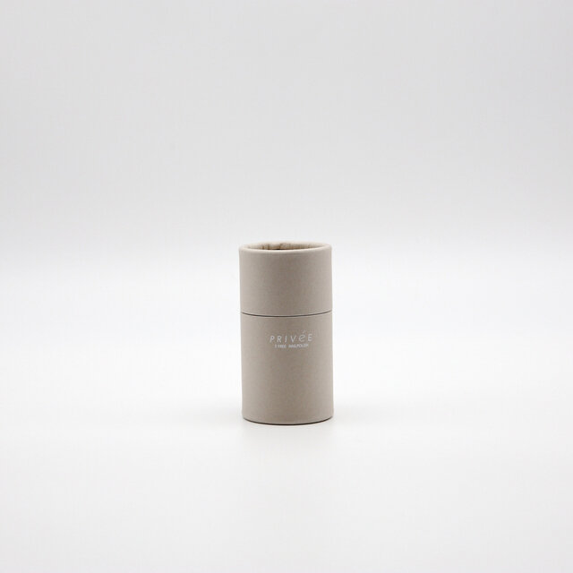 パッケージ:直径4.3cm × 高さ8cm