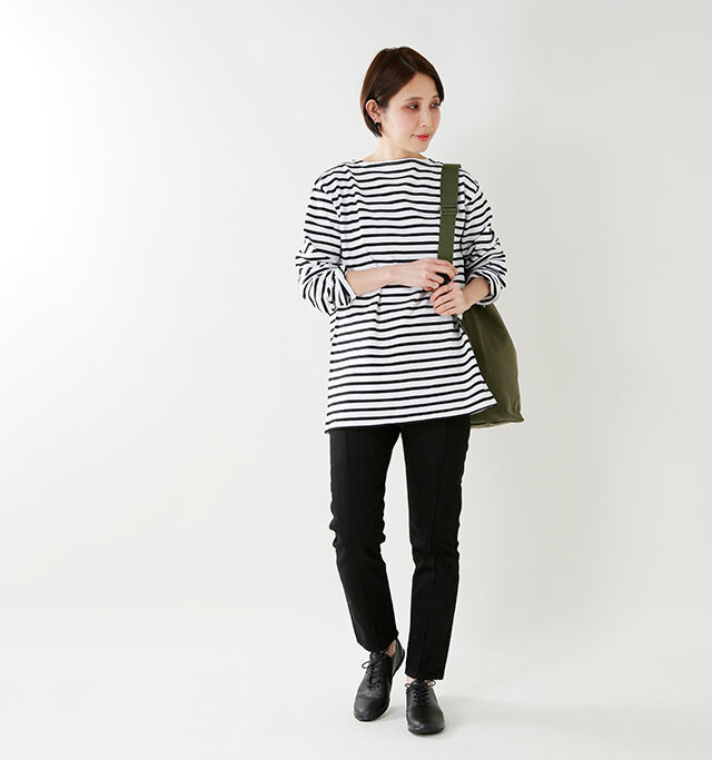 model yama:167cm / 49kg
color : black / size : S(24.5cm)