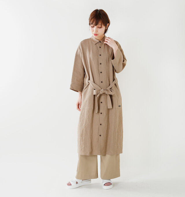 model yama:167cm / 49kg
color : white / size : 38
カジュアルさも残しながらきちんと感も外さない大人のデイリーにぴったりなサンダルです。