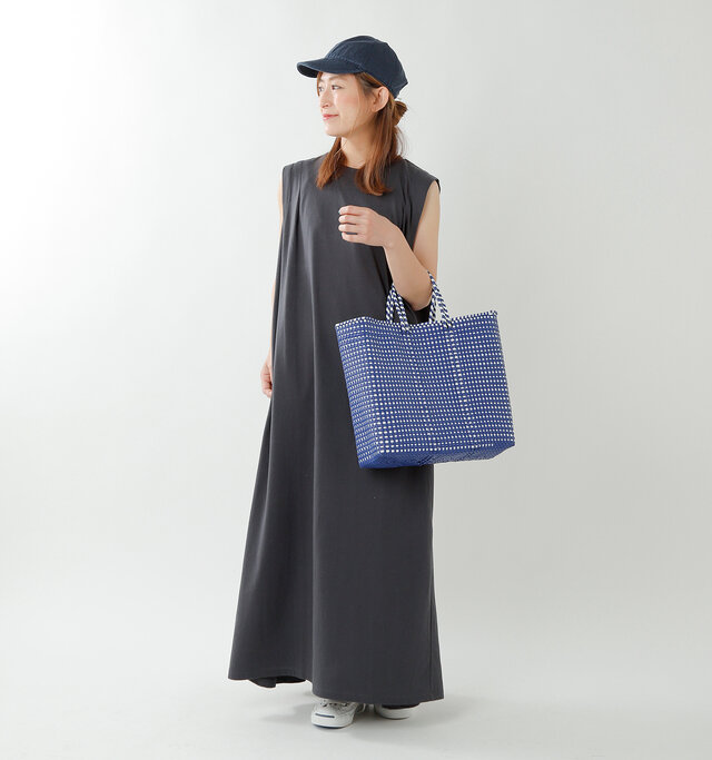 model tomo:158cm / 45kg
color : black mini check / size : M