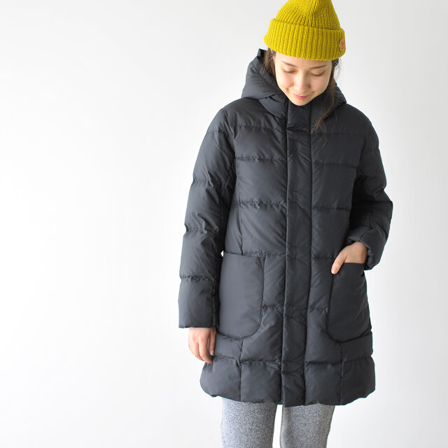 モデル:164cm / 46kg
color : black / size : 12(S)