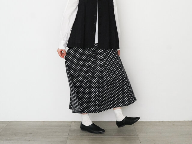 着用カラー:ブラック、モデル身長:160cm