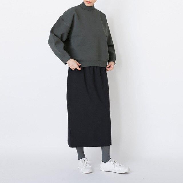 color:チャコールグレー