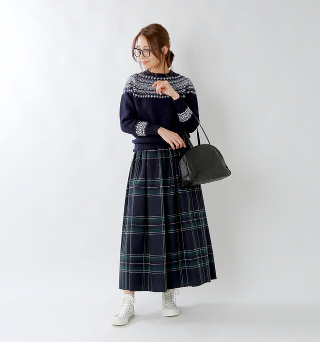 model yama:167cm / 49kg
color : navy×white / size : 36
