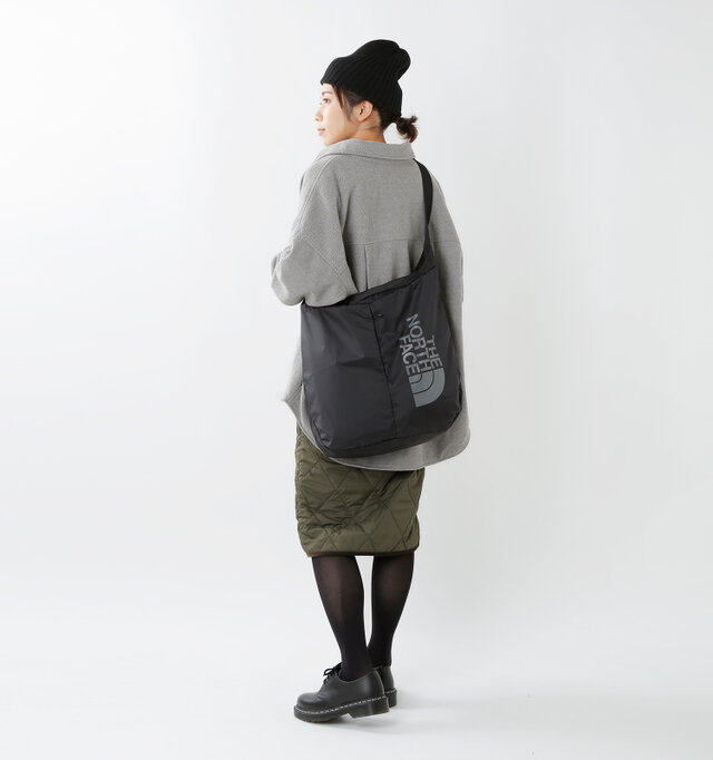model hikari:165cm / 48kg
color : black / size : 19L