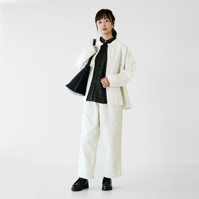モデル:162cm / 43kg
color : ivory / size : XS(S~M相当)