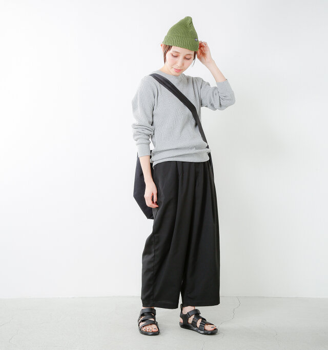 model yama:167cm / 49kg
color : black / size : 5(24.0cm)