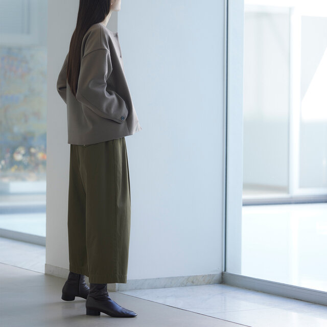 総丈は91cm。長すぎず、くるぶしが見え隠れするくらいの長さです。