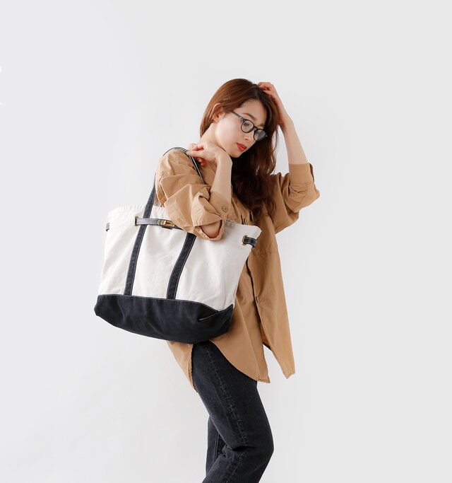 収納力たっぷり!
ディテールが
上品なビッグキャンバストート