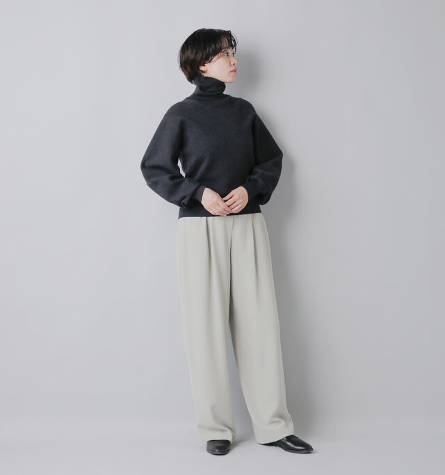 model saku：163cm / 43kg 
color : dark gray / size : F