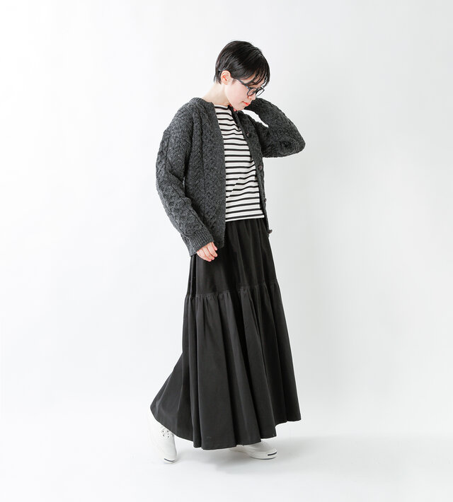 model saku:163cm / 43kg
color : charcoal / size : F