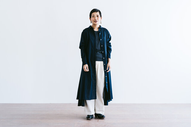 ネイビー着用、モデル身長:157cm