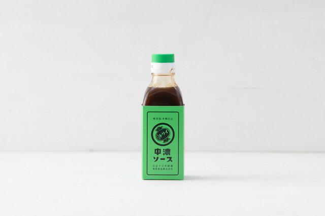 ウスターソースに長野産りんごの甘みととろみが加わった。