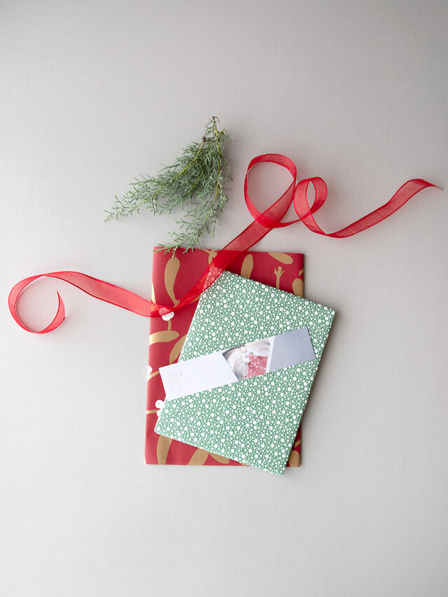 「絵本の世界の贈り物」は、この冬限定の贈り物です。 物語を囲む時間が、皆さまと大切な方々にとって特別なものとなりますように。