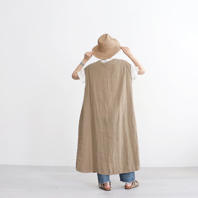 飽きのないシンプルなデザイン。
ゆったりリラックス感のある着心地です。