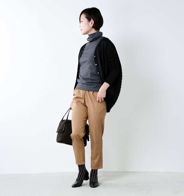 model mayu:158cm / 48kg
color : black / size : 23.0cm