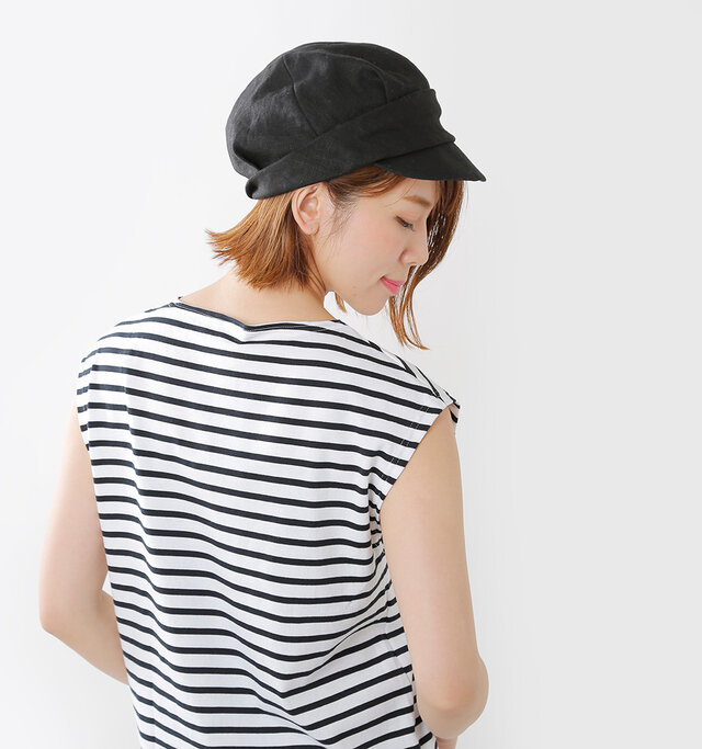 夏の暑さを忘れされてくれる
涼しく快適な着心地と、
何でもあわせられる
シンプルかつベーシックな
デザインは一枚は
持っておきたいアイテムです。